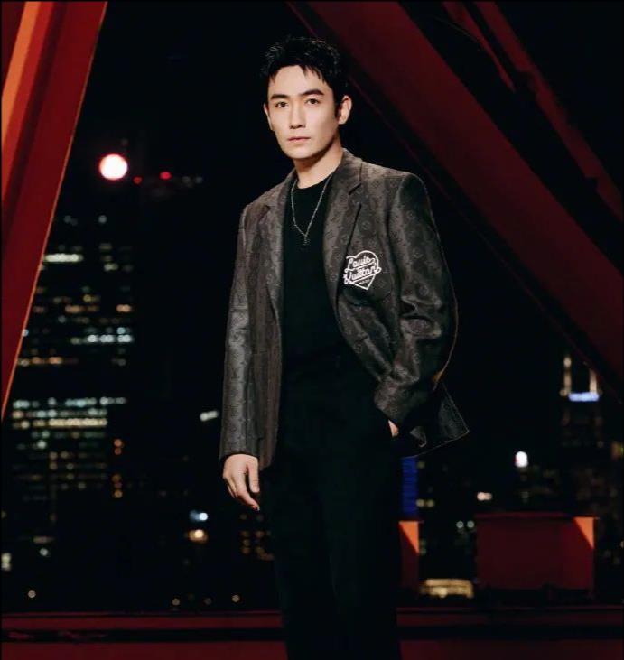 倪妮|抢周冬雨座位，蹭李易峰采访，当辱华组织大使，朱一龙的黑历史