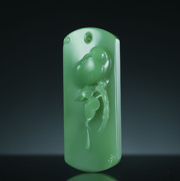 翡翠|这种碧玉之前无人重视，如今的价格堪比翡翠，你知道是谁不？