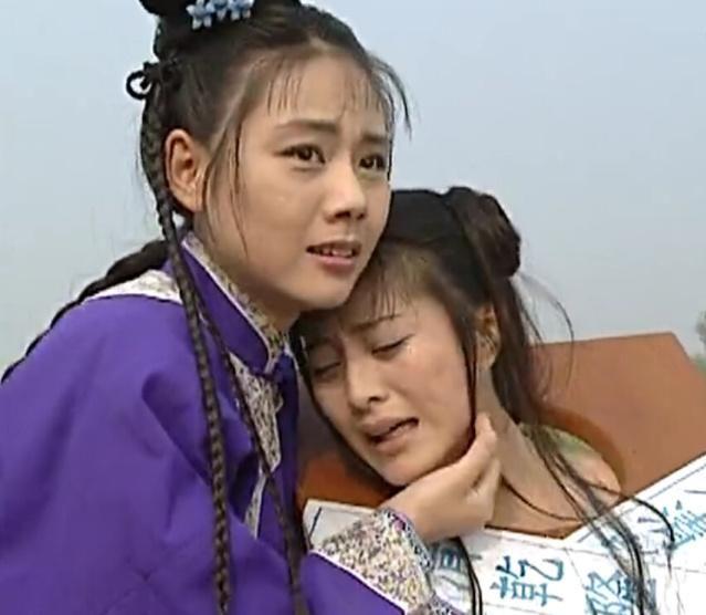 尔康|还珠格格:金锁被官兵扒得只剩一件衣服时,还记得尔康说了啥吗?