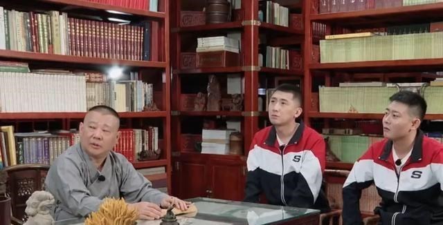 清浅微笑的我|郭德纲又与徒弟合影了