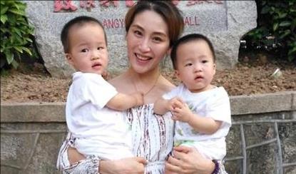 周美毅|周美毅被骗婚生子，母亲离世当天小三登堂入室，至今再未见过孩子