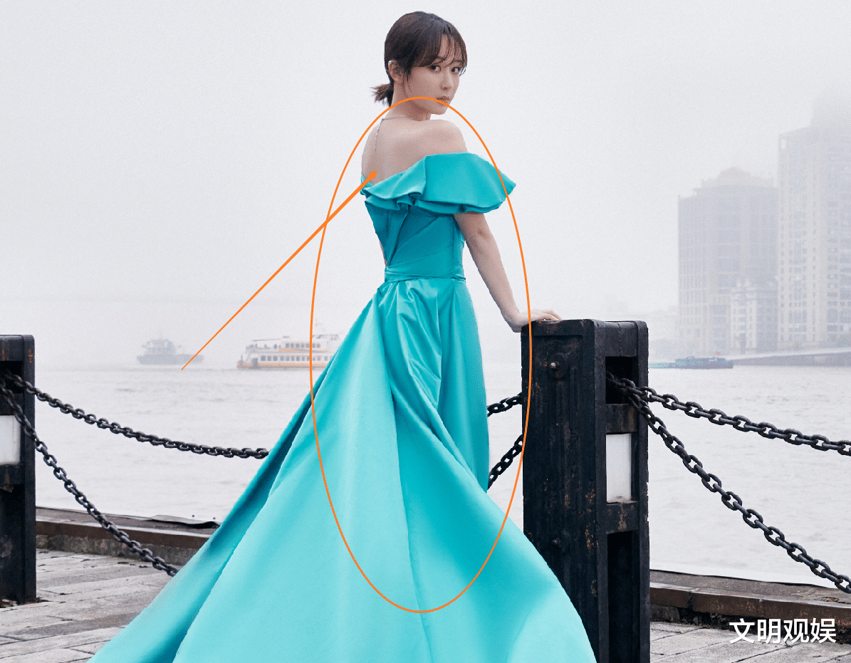 杨紫|还觉得杨紫身材很胖？当她和赵丽颖站在一起，身形对比让人不敢信