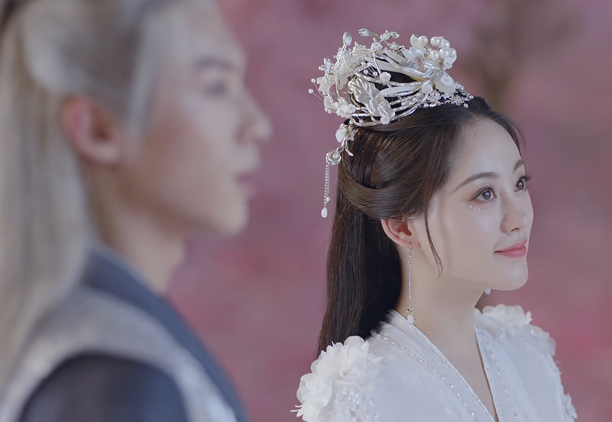 遇龙|《遇龙》开播槽点多：男主假发劣质全程面瘫，无滤镜真实到卡粉