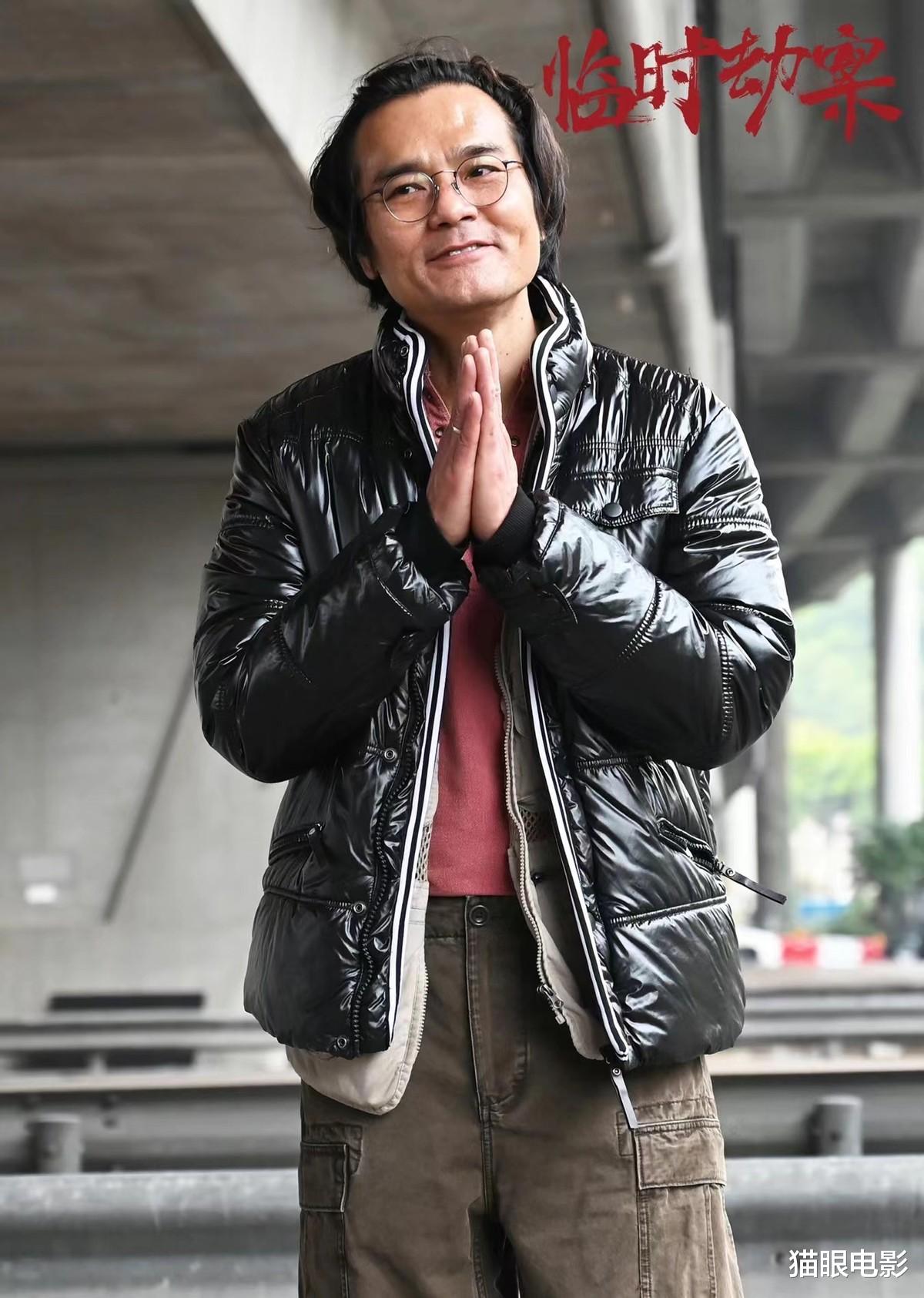 杀青|56岁郭富城又一新片杀青！男神油头造型抢镜，系鳄鱼腰带又演悍匪