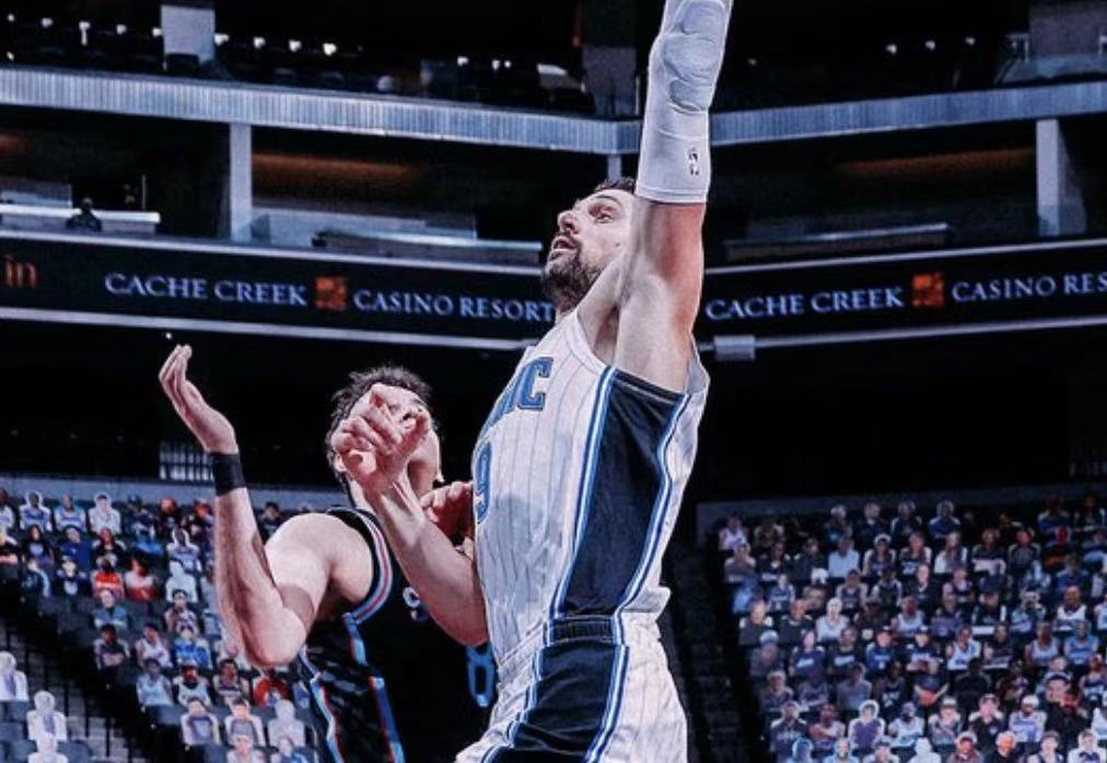 勇士队|5换1太狠了！勇士新动作！梭哈43分19板中锋？有他库里直奔总冠军