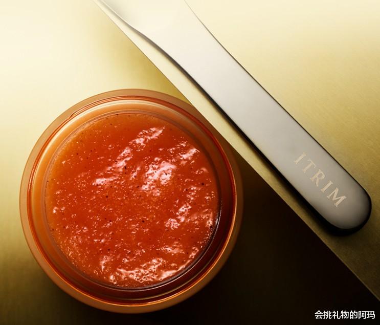 豆腐|孜孜不倦熬夜,勤勤恳恳护肤