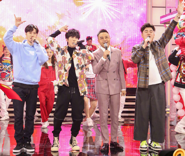 王一博|王一博成血包？《天天向上》热度持续下降，赞助收视全靠其支撑