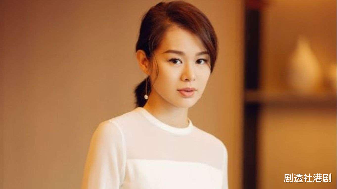 胡杏儿|42岁胡杏儿与亲友庆生，胡说八道姐妹团难得聚首，一人提前离场