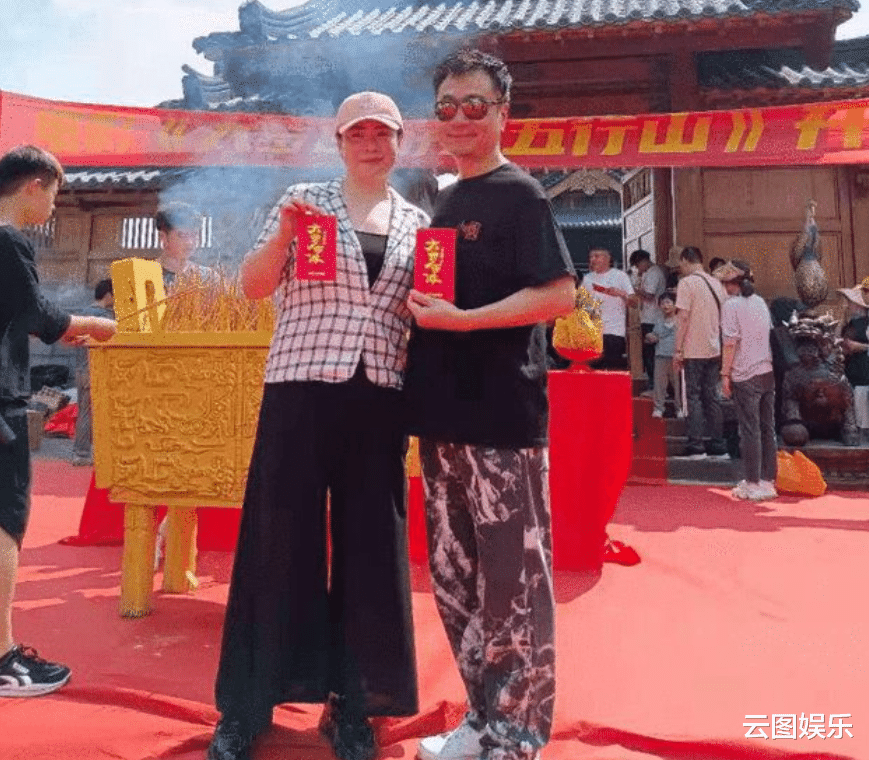 黎耀祥|3届视帝黎耀祥酒吧走穴，扭腰摆胯表演卖力，被曝一场演出赚7万