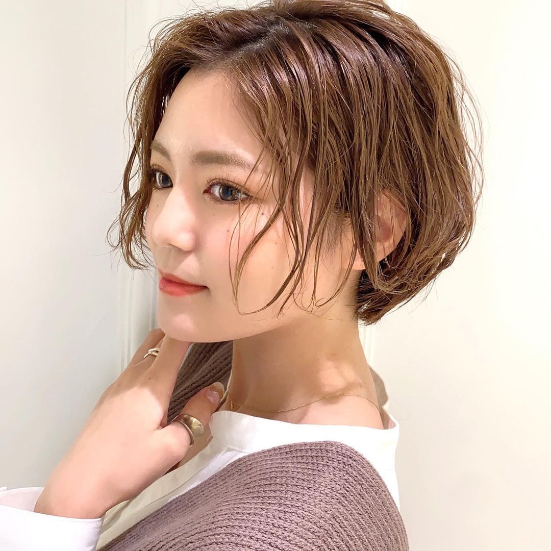 小红书 女发不用太夸张，选对才完美，白发阿姨这样剪很有气质