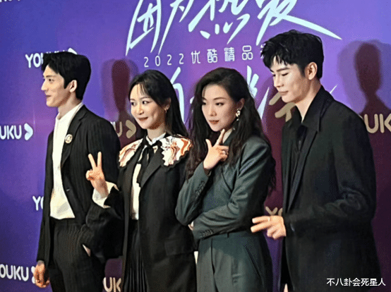 迪丽热巴|女星生图较量：杨紫黑长直显浮肿，热巴红色蕾丝裙，热依扎白西装