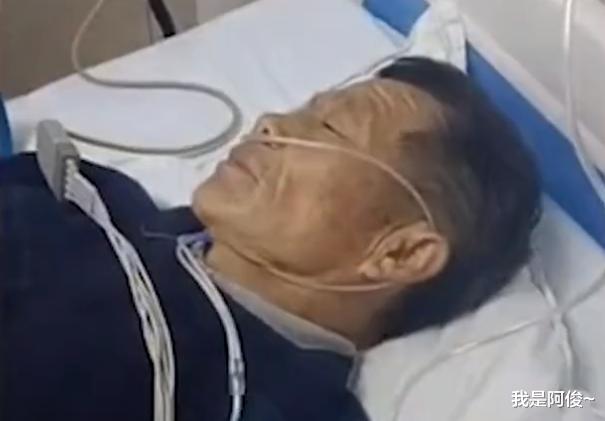 湖南一父亲住院动手术,女儿逗父亲开心问其卡密码!网友不淡定了