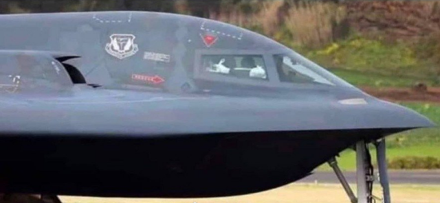 教育为本|B2隐形轰炸机捅娄子!驾驶舱出现女性内衣,白宫下令销毁私密视频