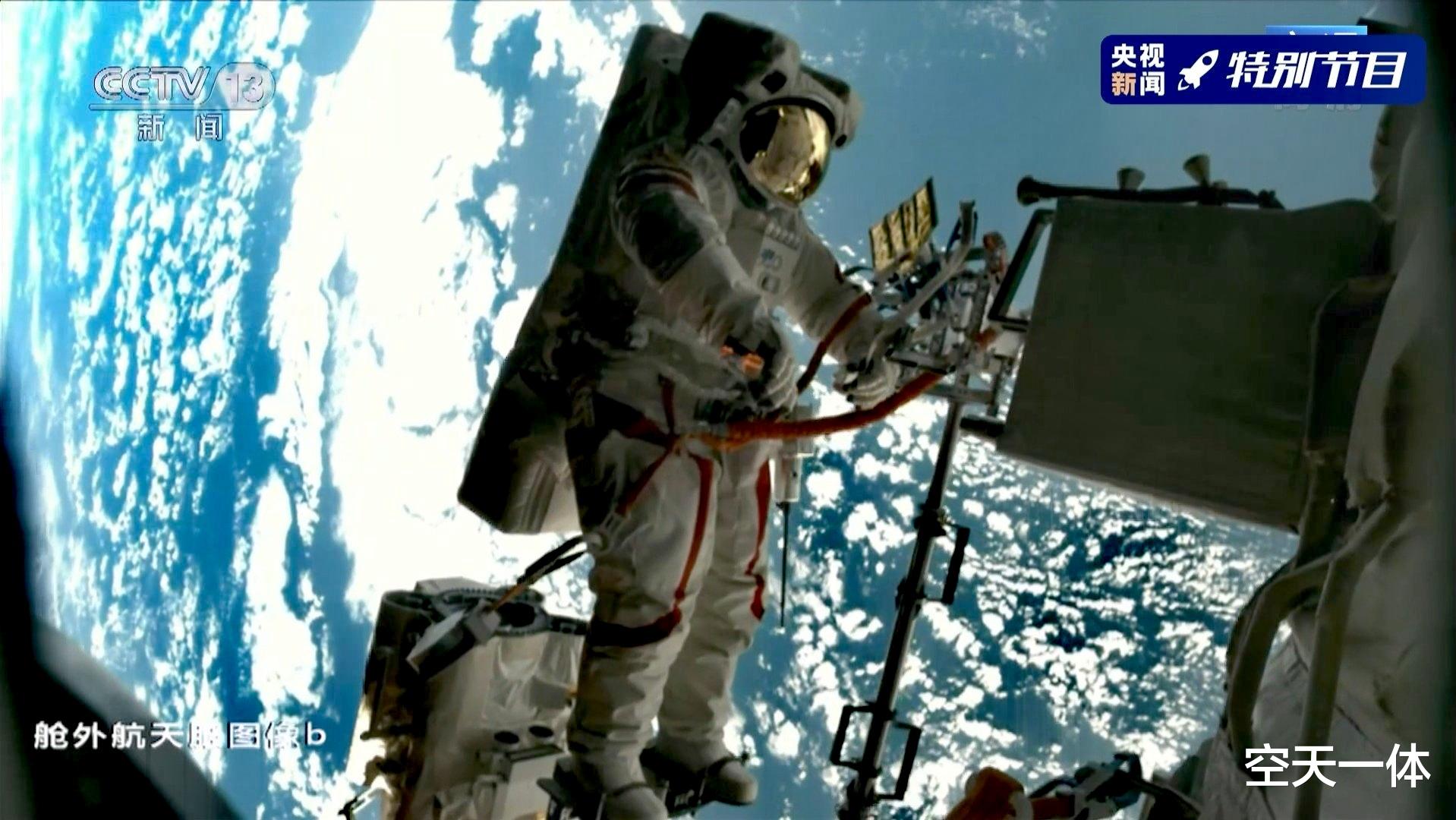 五星连珠 航天员出舱好帮手，太空机械臂三分天下，可爬行并非我们一家独有