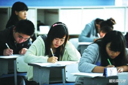 暖妈育儿经|“专科生不配”， 985研究生的话，完美诠释“学历鄙视链”