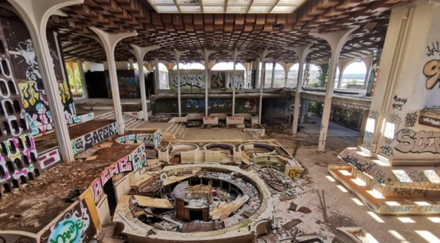 月球 拥有三条腿的男人是什么样子？11张罕见照片，让你“大开眼界”！