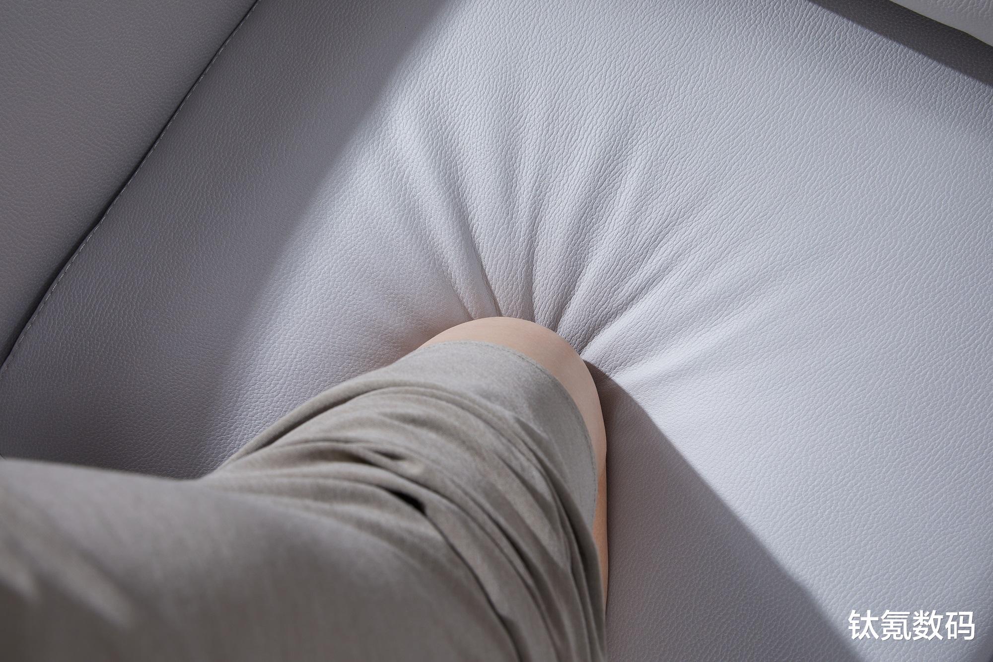 沙发能变形会按摩，家具实力派，8H COZY智能按摩沙发