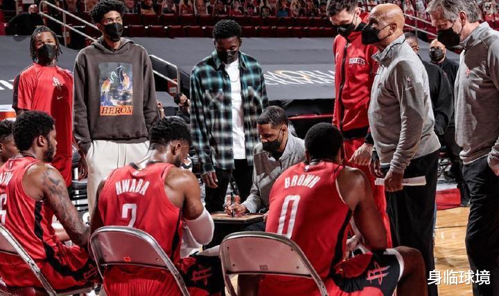 火箭隊|前路崎嶇！火箭馬刺2換2極限交易曝光，專家：擺脫沃爾只是第一步