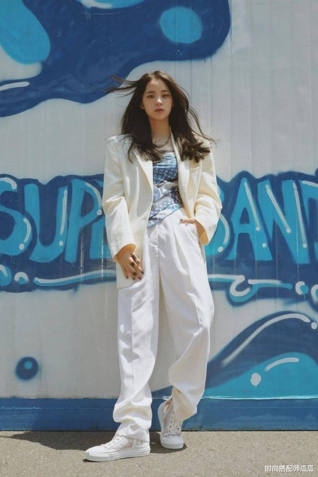 时尚搭配师瓜瓜 “拖地裤”能有多好穿?看王子文就知道了,这样穿时髦显高显腿长