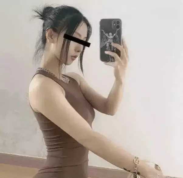 李云迪|李云迪女主接客标准曝光：客户非富即贵，2w起步，上交健康证才接