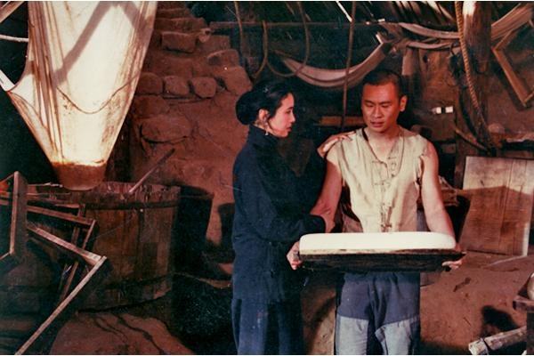 张世|被写进北电教材,远赴美国受尽欺负,张世活成了现实版的“赵高”