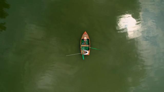 何欢|《埃博拉前线》结局，何欢被谁杀了。