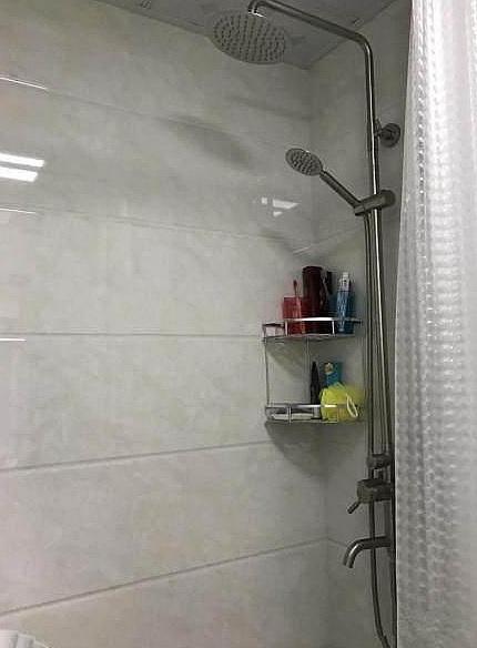 350万上海买65平二手房，厕所在厨房里，卧室没床，谁住得比我惨