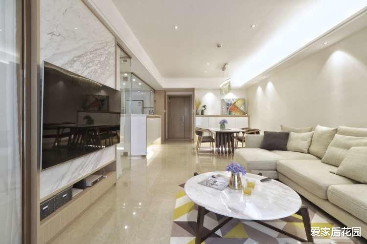 大胆的打掉墙壁，完美解决室内的采光和通风，这个设计好有创意！