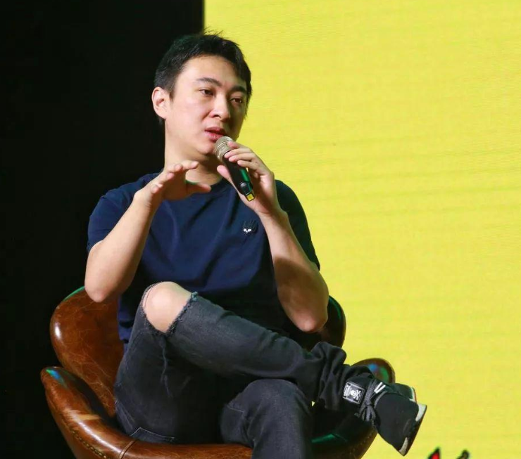 王思聪|王思聪年轻时照片曝光！若早长成年轻时那样，还怕孙一宁不答应？