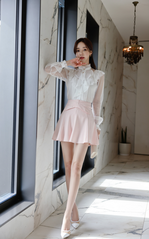 壹品穿搭|女神孙允珠的时尚搭配：雨幔波点透明小公主花领衣裙