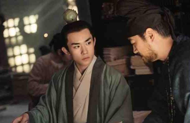 王一博|央视频为易烊千玺设庆生版面，网友：这大概是去流量化最成功的小生