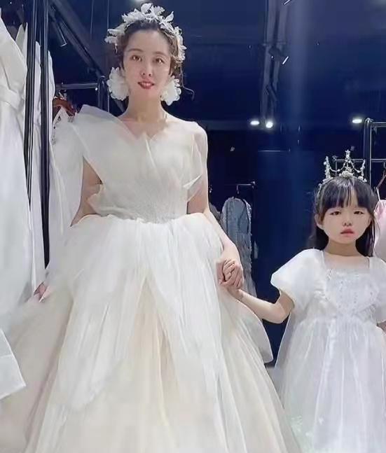 许敏|许敏想给田静补办婚礼，婆媳关系很亲密，网友：中国好婆婆！