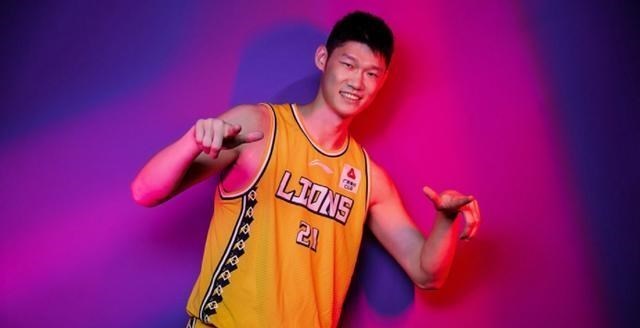 陪你慢慢变老 35+15+14！CBA双少齐爆发，你们才是广东劲敌，第一内线12中8太狠