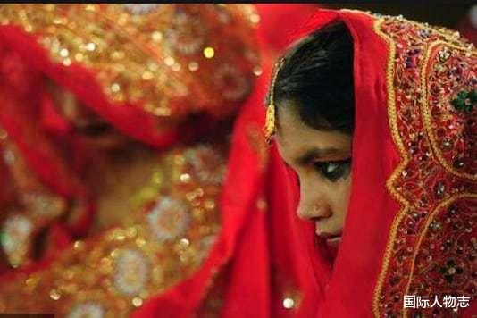印度21歲女子要嫁給親叔叔，還帶著16歲聾啞妹妹一同嫁過去-圖2