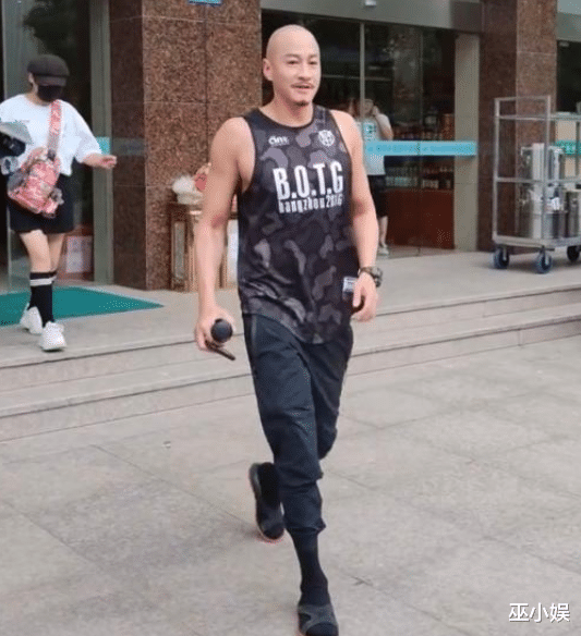 何润东|46岁何润东近照认不出?面部苍老身材臃肿,现沦落到在剧中打酱油?