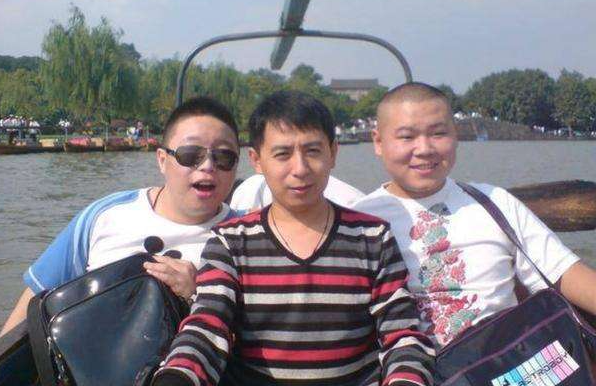 郭德纲|郭德纲澡堂子洗澡时，曾收了一名徒弟，却接二连三地“坑”老郭