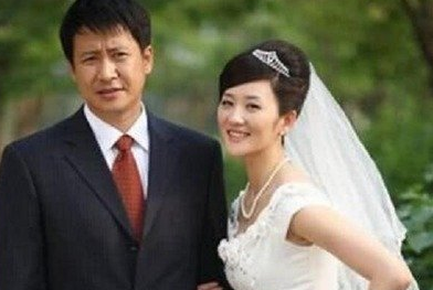 张国强 2004年，张国强工资才3500元，妻子与其离婚，两年后却大红大紫