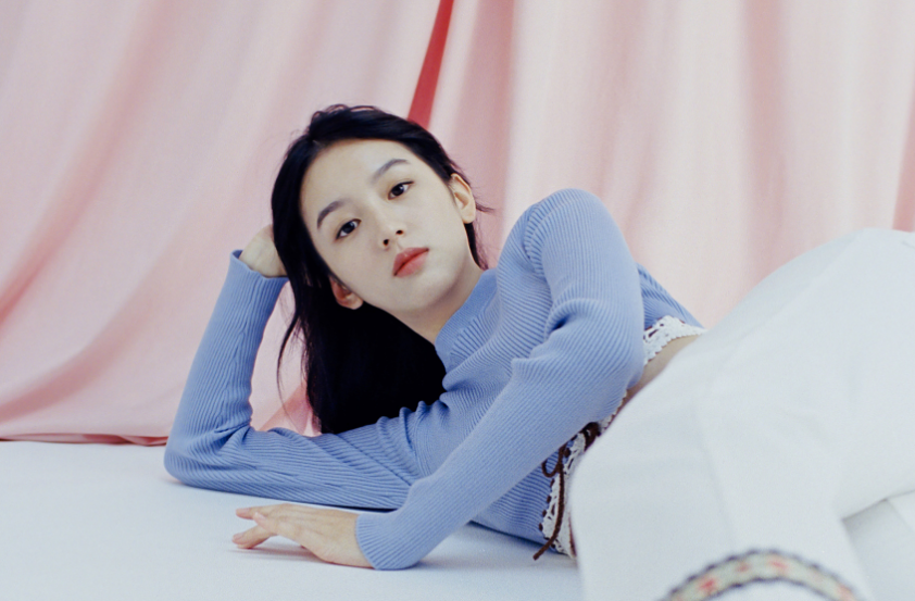 周也|觉得周也挺好的，本质上是个二十岁左右普通女孩，有一点圆滑谨慎