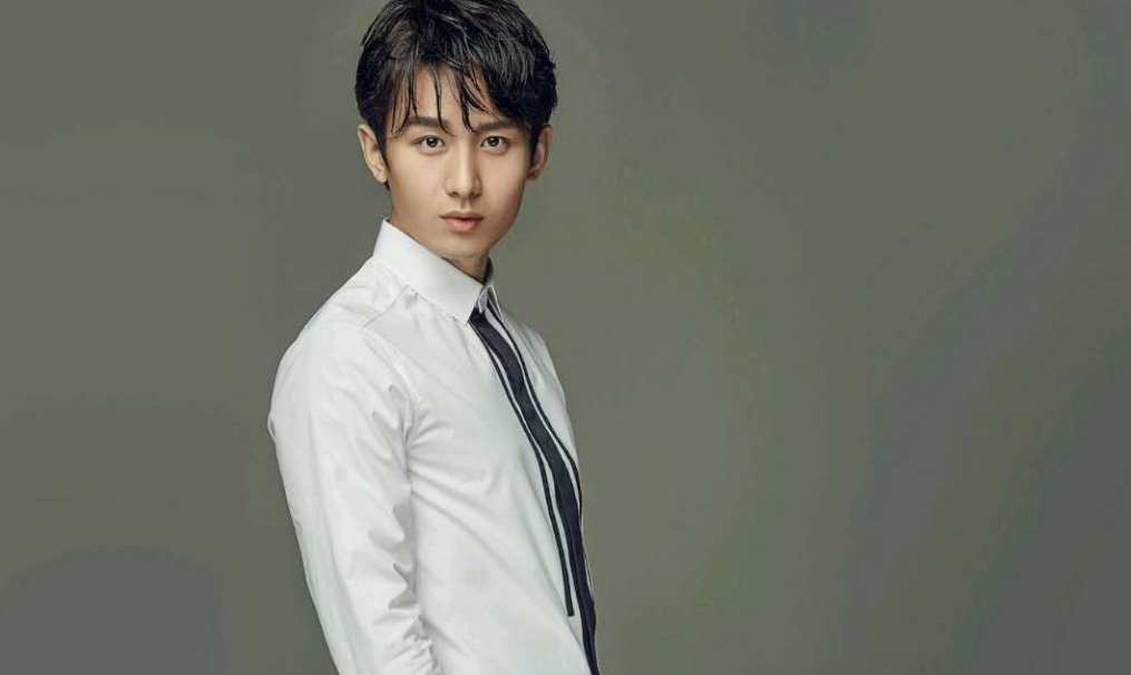 杨紫|觉得成毅的演技不错，自然不造作，细节处理的很好