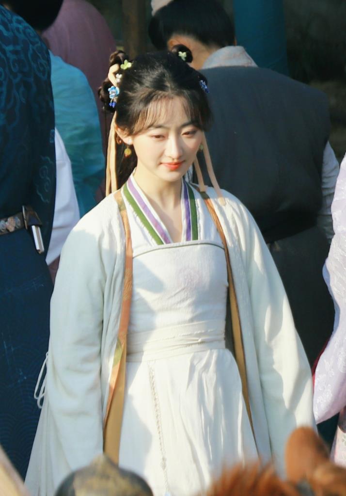 仙剑|新版《仙剑》主演路透，服化道偏唐风，黄杨钿甜还演了部短剧版