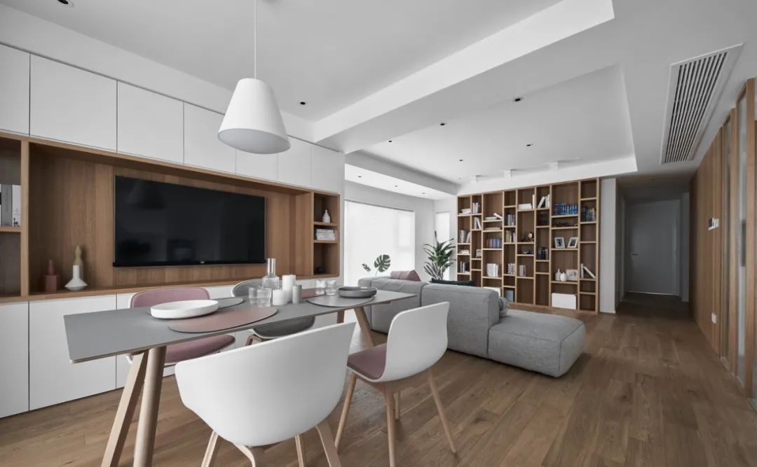 通透显清新！80年代学区房改造，原木色系让人仿佛置身森林中