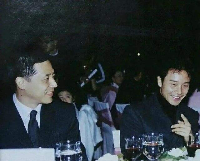 孙俪|当年张国荣遗体送进火化炉，五分钟化为灰烬，挚爱唐鹤德哭晕过去