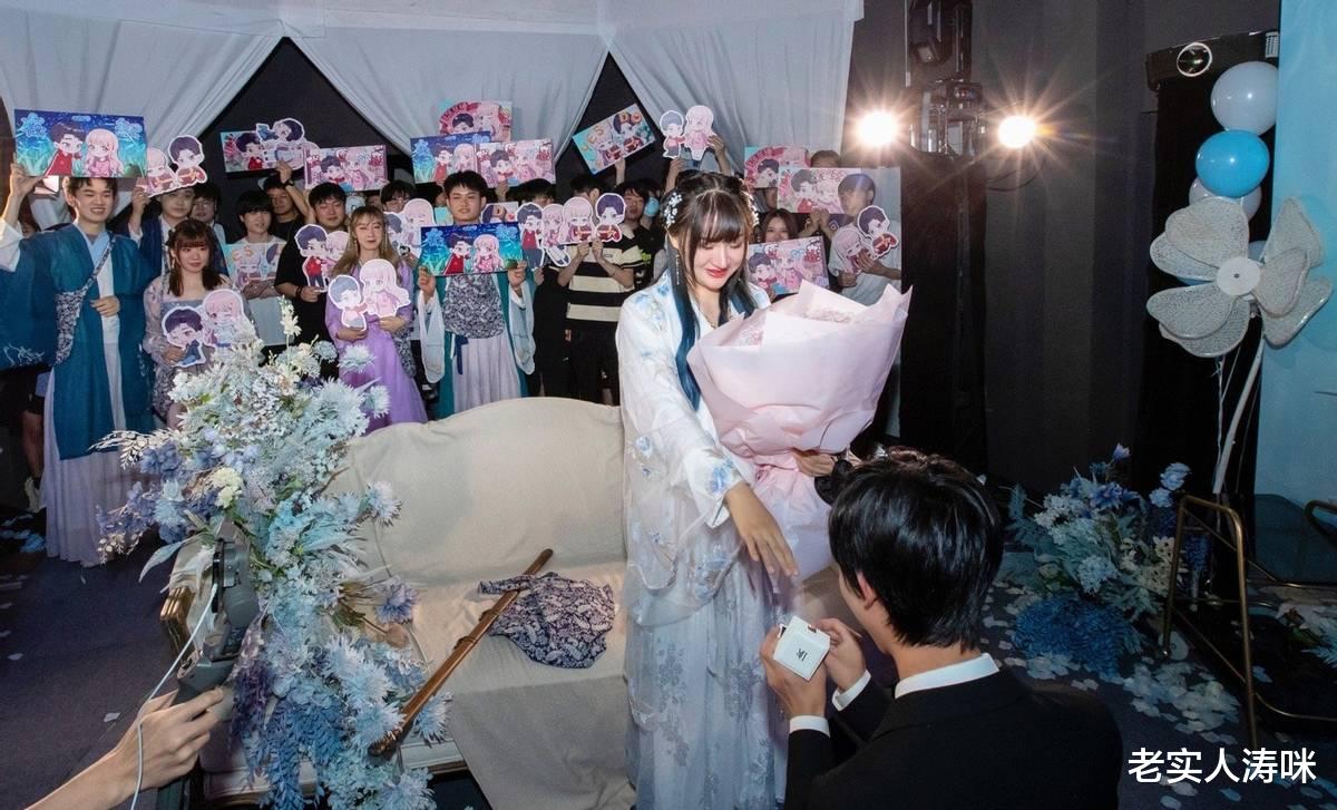 梦泪|AG梦泪公开求婚！梦嫂泣不成声，一诺甘当花童，看到钻戒尺寸后，慕了