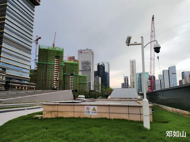 物理学家|引力理论“三段式”的哲学图景