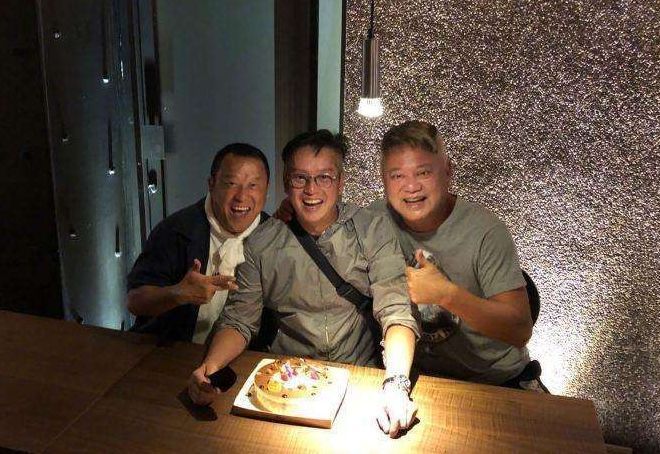 谭咏麟|谭咏麟感情风波后续，洪金宝罗家英发声力挺，称相信他的为人