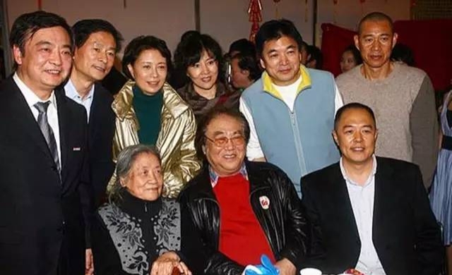 吴京|“活佛”张铁林的毁灭史，3个孩子3个妈，2个还是私生子，真渣