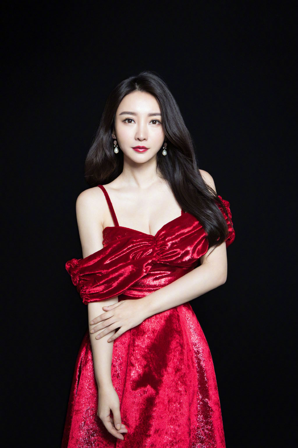 柳岩|明星穿礼服，只有柳岩穿出了魅力