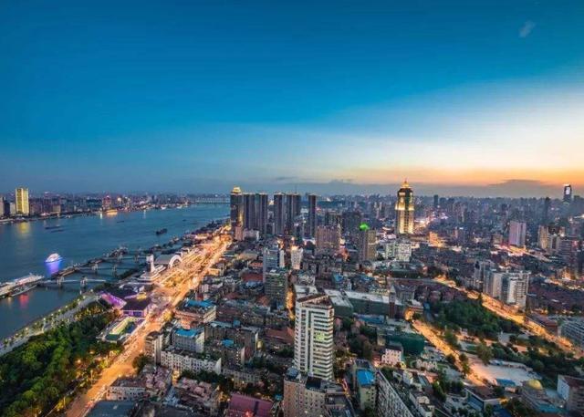 张平解读 绝不会惯着！欧盟对中国内政指手画脚的毛病，是该改改了