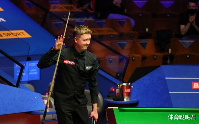 威尔逊|斯诺克世界冠军6-10落后！塞尔比优势囧哥领先，夺冠热门晋级在望