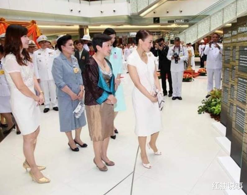 西拉米|西拉米新发型好惊艳,侧马尾造型活泼灵动,真不像刚生过提帮功